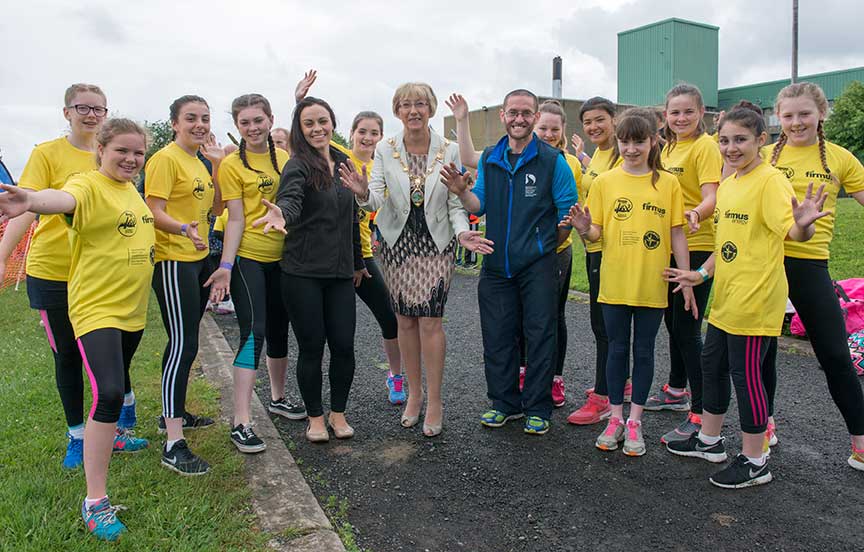 Image: Derry & Strabane Mayor with firmus TRYathlon kids