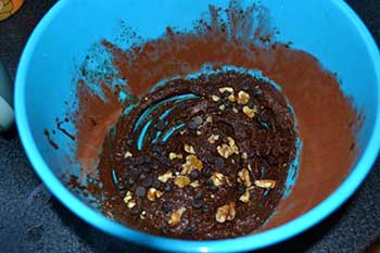 Image: dark chocolate drops & walnuts in bowl