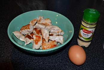 Image: Chicken in a bowl, egg & paprika - firmus recipe